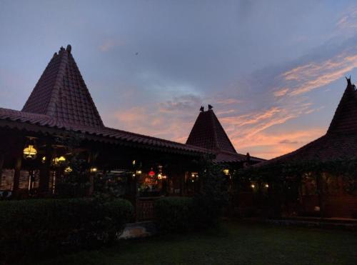 joglo ayem tentrem