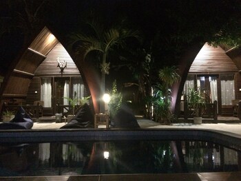 coral beach 2 bungalow