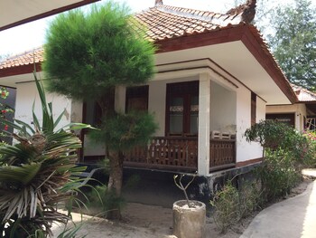 Coral Beach 2 Bungalow,Gili Islands>>Gili Air,3 star