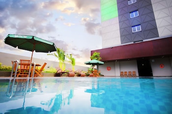 Ayola First Point Hotel Pekanbaru,Riau>>Pekanbaru,4 star