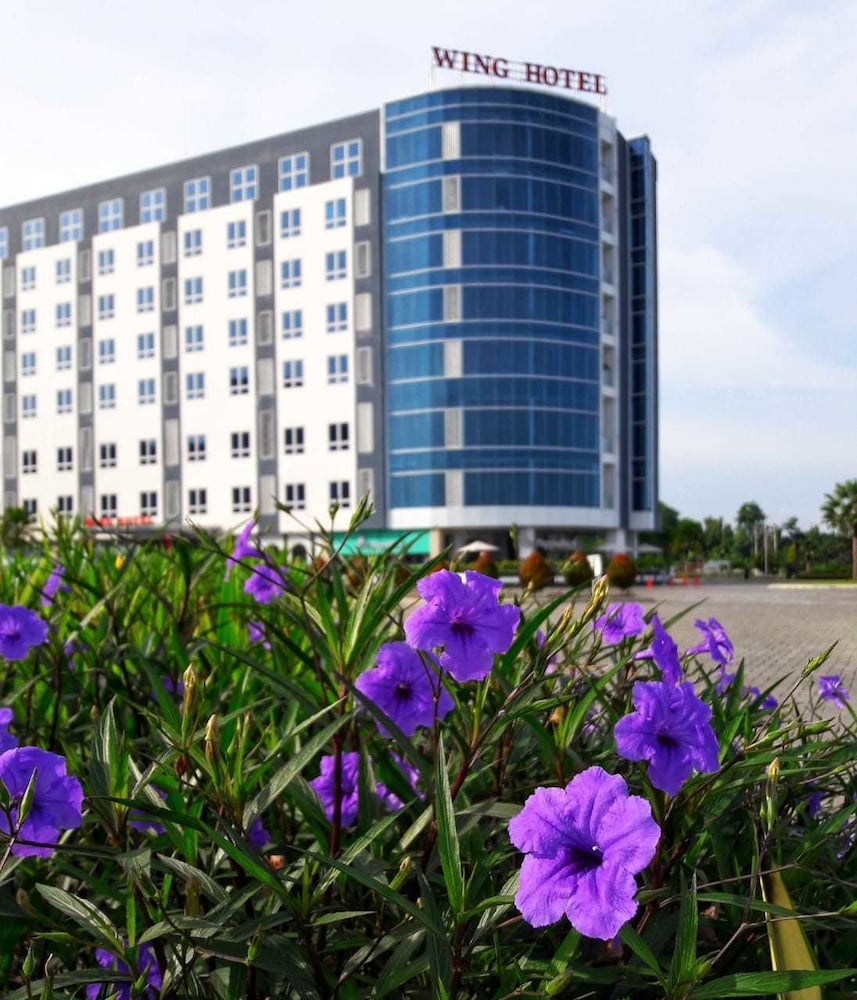 wing hotel kualanamu airport