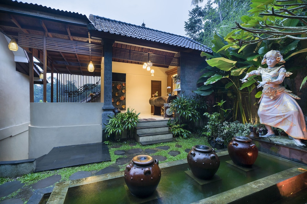 desak putu putera cottages