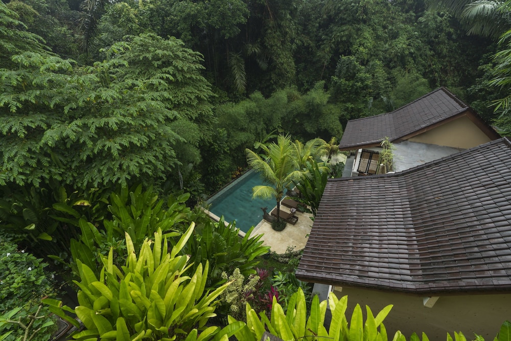 desak putu putera cottages