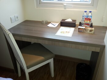 hotel 88 fatmawati jakarta by wh