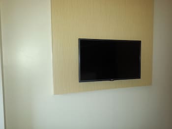 hotel 88 fatmawati jakarta by wh