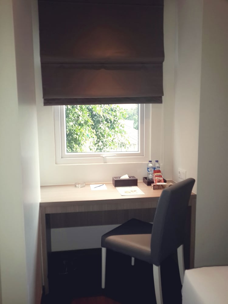 hotel 88 fatmawati jakarta by wh