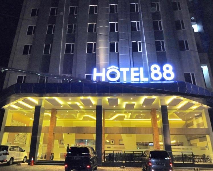 hotel 88 fatmawati jakarta by wh
