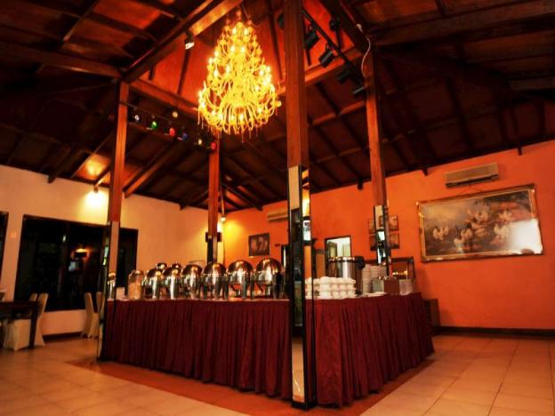 serayu hotel timika