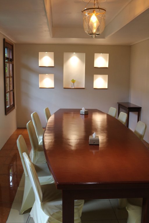 serayu hotel timika
