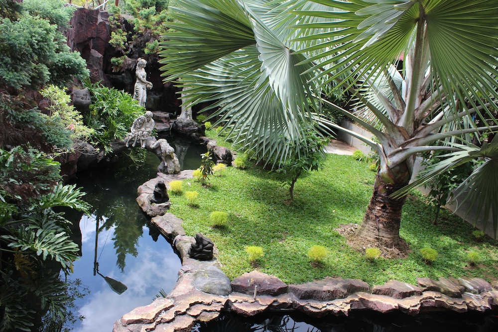 imelda hotel waterpark convention