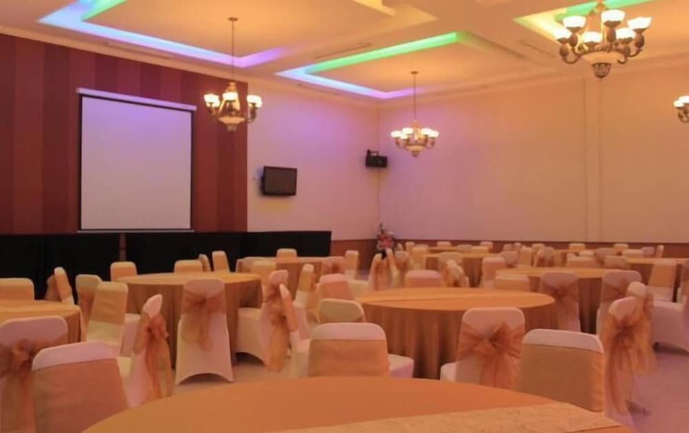 imelda hotel waterpark convention