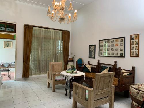 griya cemara homestay