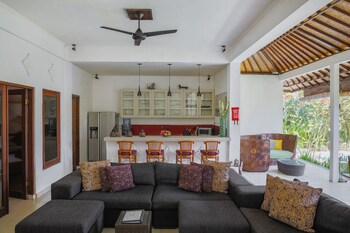 villa bali caviar