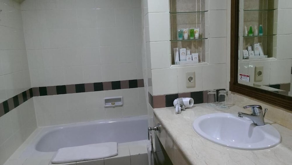 puri kiic golf view hotel