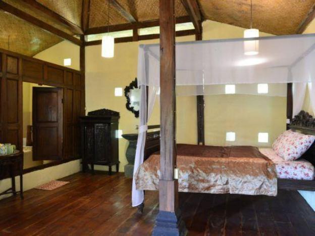 the riverside javanese cottages