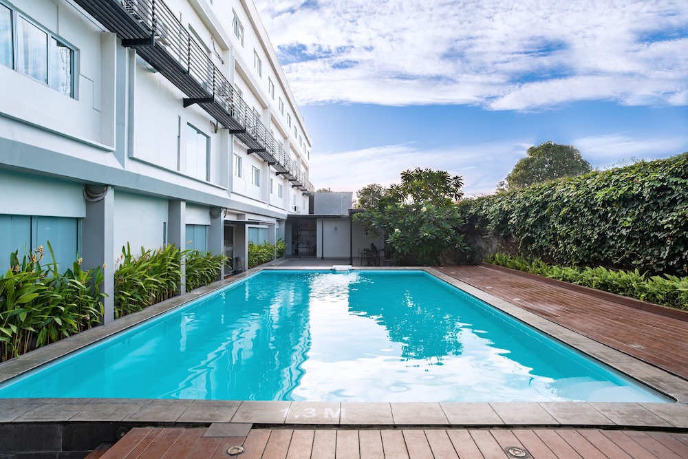 swiss belinn cibitung