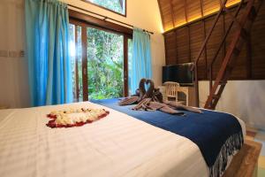 green bird villa