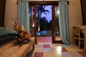 green bird villa