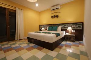 green bird villa