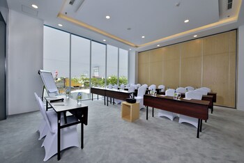 whiz prime hotel sudirman pekanbaru