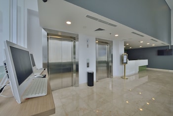 Whiz Prime Hotel Sudirman Pekanbaru,Riau>>Pekanbaru,3 star