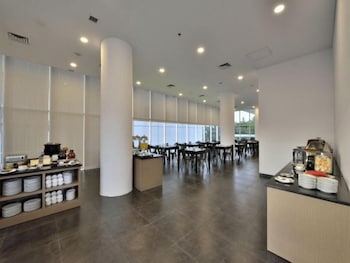 whiz prime hotel sudirman pekanbaru