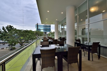 whiz prime hotel sudirman pekanbaru