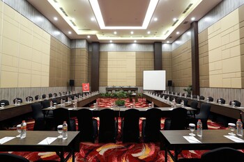 Bigland Hotel & Convention Sentul,Bogor>>Bandung,4 star