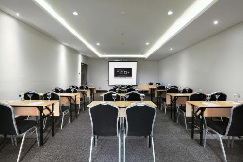 hotel neo balikpapan by aston