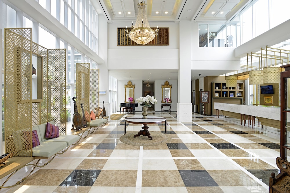 la lisa hotel surabaya