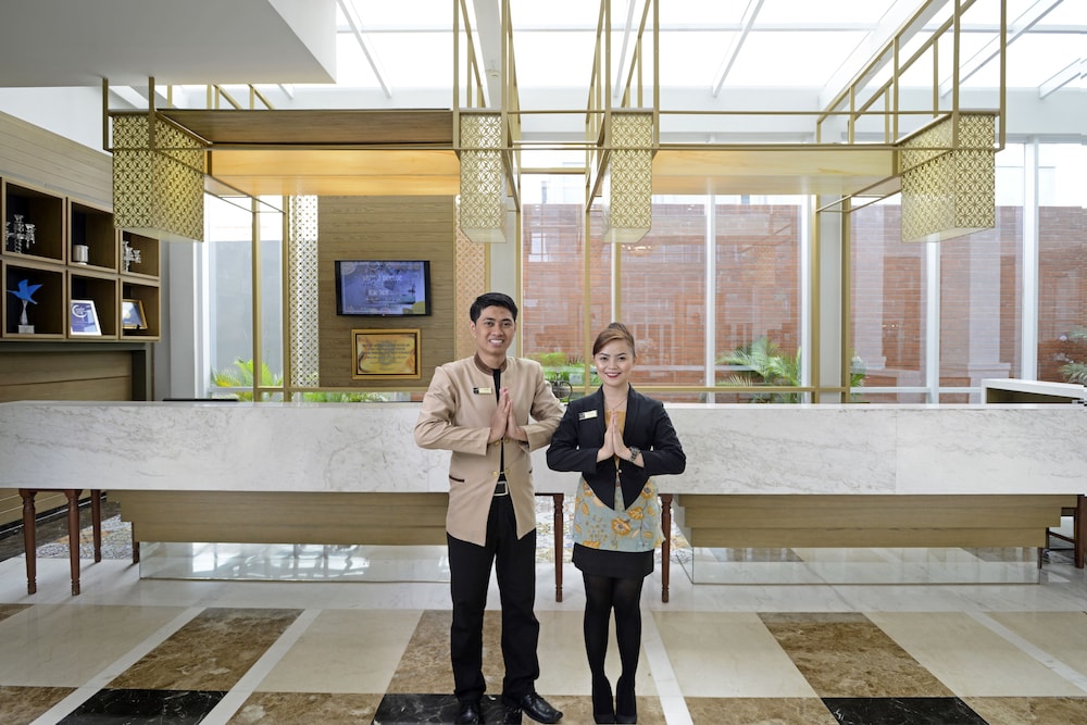 la lisa hotel surabaya