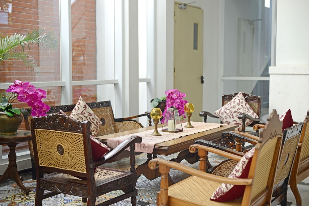 la lisa hotel surabaya