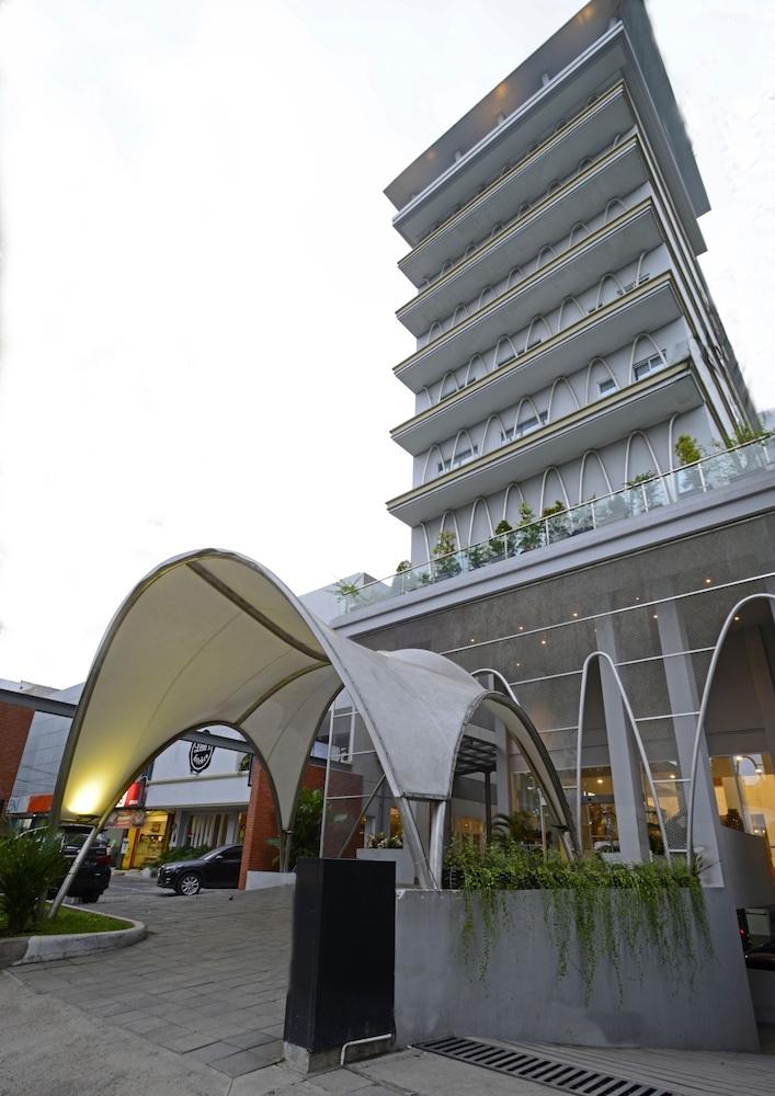la lisa hotel surabaya