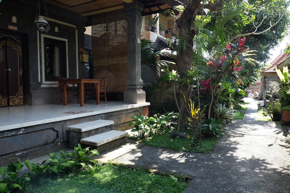 suastika bed and breakfast