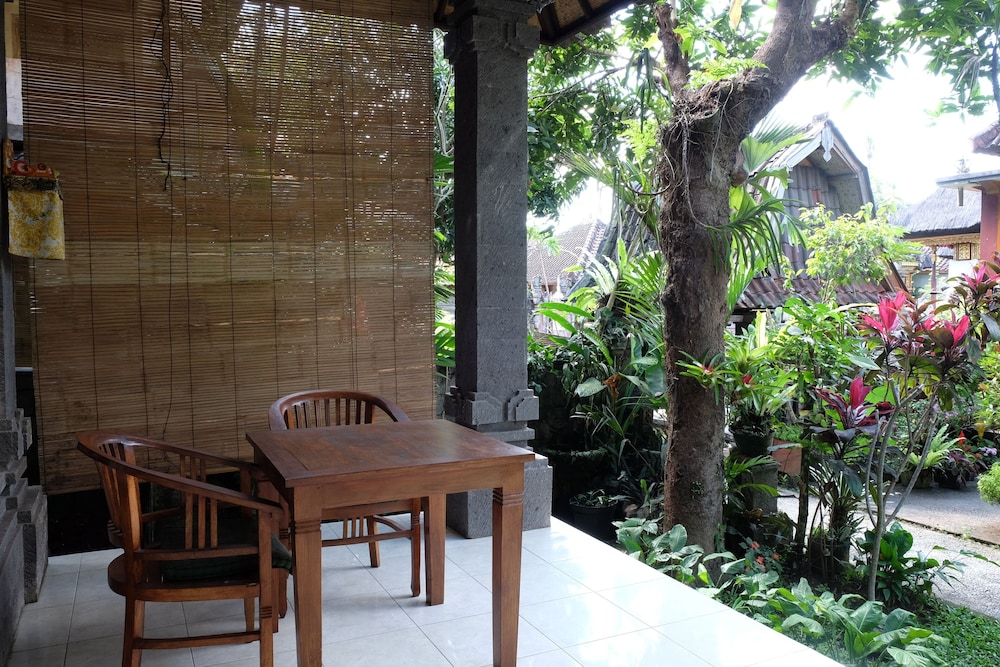 suastika bed and breakfast