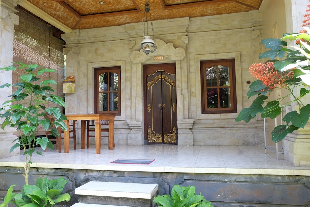 suastika bed and breakfast
