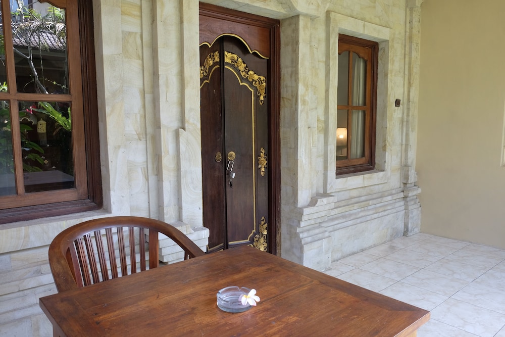 suastika bed and breakfast