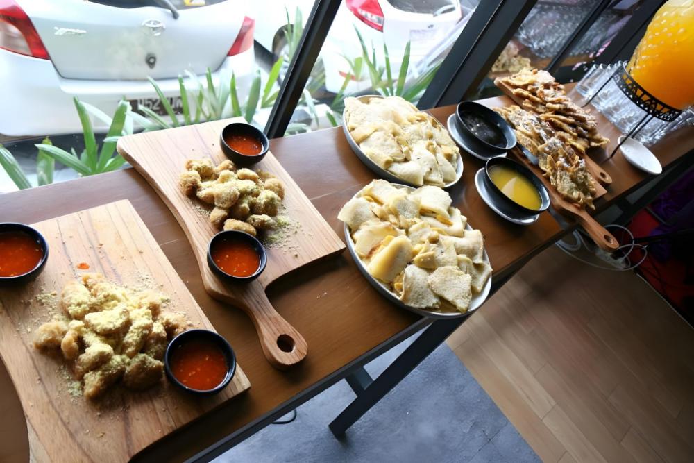 cleo hotel jemursari surabaya
