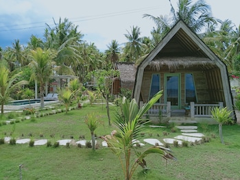 Villa Coco Republic,Near Gili Air Docks,3 star