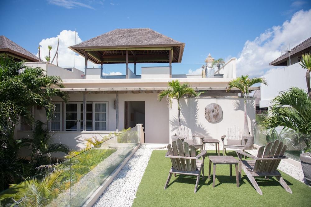Pantai Indah Villas,Canggu>>Bali,4 star