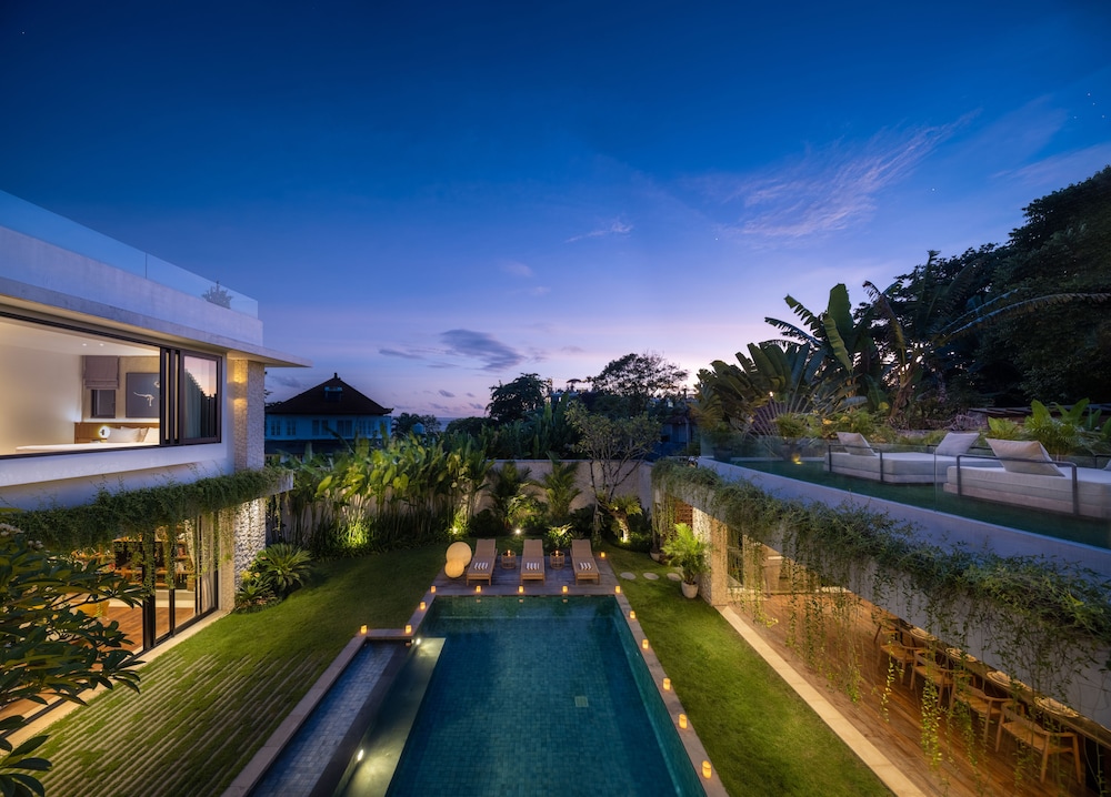 pantai indah villas