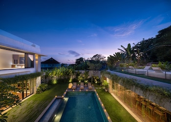 pantai indah villas