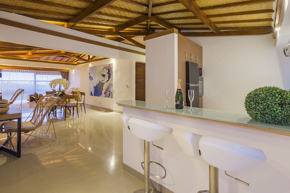 Imani Suites,Denpasar>>Bali,4 star