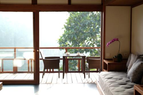 suarapura resort and spa