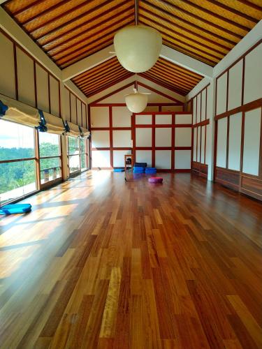 suarapura resort and spa