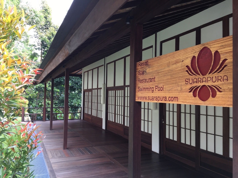 suarapura resort and spa