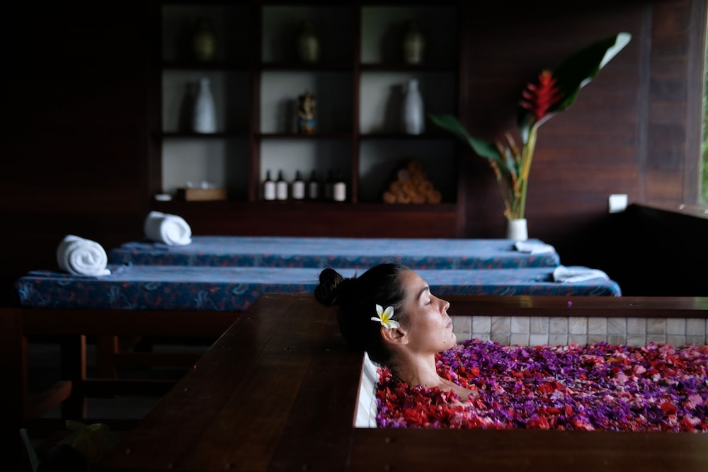 suarapura resort and spa