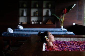 suarapura resort and spa