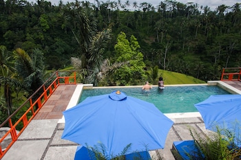 suarapura resort and spa