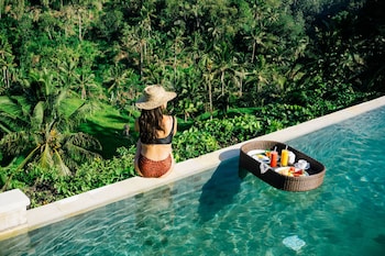 suarapura resort and spa